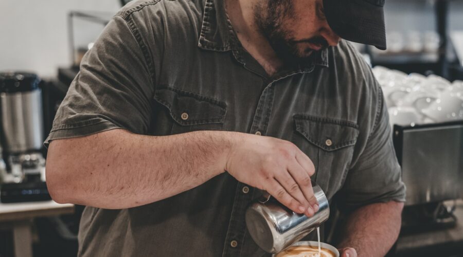 Comment Choisir Entre les Investissements dans les Logements pour Personnes Âgées et dans les Soins de Santé